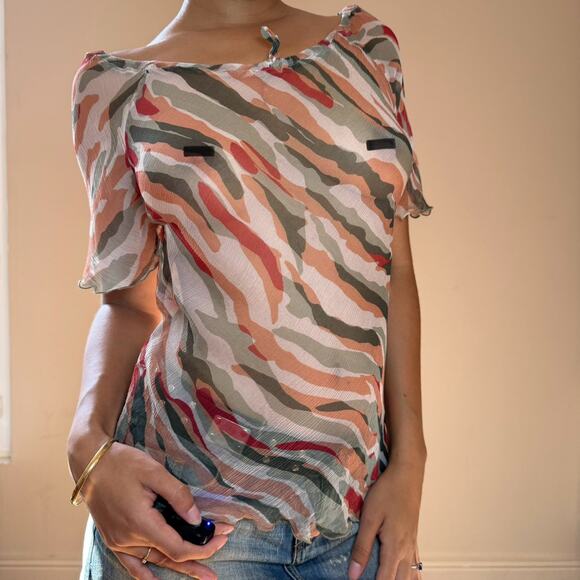 Vintage Red & tan abstract Print Fitted sheer Blouse (M) - Picture 4 of 5